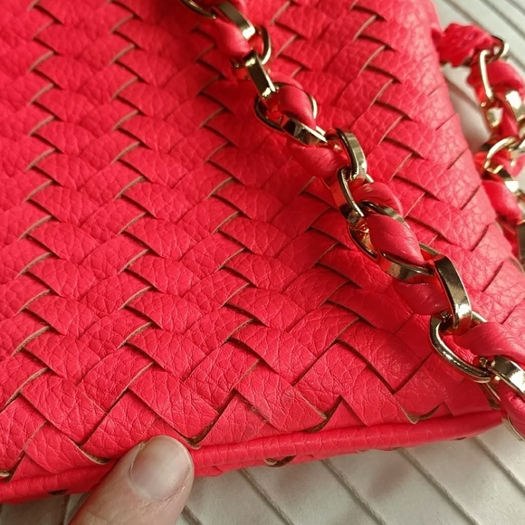 Deux Lux • Wristlet • Gold • Chain • Weave Pattern - Picture 5 of 7